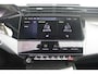 Peugeot 308 1.2 Hybrid 145PK AUTOMAAT GT PACK | PANORAMA SCHUIF/KANTEL DAK | AFNEEMBARE TREKHAAK | SENSATION PACK: FOCAL HIFI SYSTEM MET 10 SPEAKERS/DRAADLOZE TELEFOONLADER | 360 VISION & DRIVE ASSIST PLUS PACK: ACHTERUITRIJCAMERA 360° VISEOPARK (4-CAMERA'S)/PARKEERHULP VOOR + ACHTER/ANTIDIEFSTAL ALARM/3-D INSTRUMENTENPANEEL/CLEAN CABIN | ALCANTARA EXECUTIVE PACK: BEKLEDING ALCANTARA/KUNSTLEDER INCL. ELEKTRISCH VERSTELBARE AGR STOEL MET GEHEUGENFUNCTIE/VERWARMBARE VOORSTOELEN/MASSAGE FUNCTIE OP BEIDE VOORSTOELEN | 18" LICHTMETALEN VELGEN | NAVIGATIE | LED MATRIX KOPLAMPEN | KEYLESS ENTRY/START | GELAAGDE VOORPORTIERRUITEN | SFEER VERLICHTING | DRAADLOZE APPLE CARPLAY/ANDROID AUTO | VERLICHT LOGO | DODEHOEK DETECTIE |