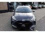 Toyota Yaris 1.5 Hybrid 115 DYNAMIC NIEUW DIRECT LEVERBAAR! STOEL/STUURVERW PARK-SENSOREN BLIND SPOT NAVI 17'' LM-VELGEN CAMERA APPLE/ANDROID