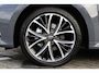 Toyota Yaris 1.5 Hybrid 115 DYNAMIC NIEUW DIRECT LEVERBAAR! STOEL/STUURVERW PARK-SENSOREN BLIND SPOT NAVI 17'' LM-VELGEN CAMERA APPLE/ANDROID