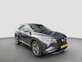 Hyundai Tucson 1.6 T-GDI PHEV 180pk Comfort 4WD | Carplay | Climate Control | 19-inch velgen | Adaptive Cruise | Camera | DAB | Draadloze telefoonlader | Parkeersensoren | Metallic lak