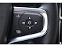 Volvo XC40 B3 177PK Automaat Plus Black Edition / Cruise control / Harman Kardon / 20'' velgen / Elektrisch verstelbare stoelen met geheugen / Stoel- en stuurverwarming