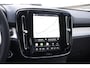 Volvo XC40 B3 177PK Automaat Plus Black Edition / Cruise control / Harman Kardon / 20'' velgen / Elektrisch verstelbare stoelen met geheugen / Stoel- en stuurverwarming