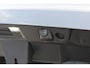 Volvo XC40 B3 177PK Automaat Plus Black Edition / Cruise control / Harman Kardon / 20'' velgen / Elektrisch verstelbare stoelen met geheugen / Stoel- en stuurverwarming