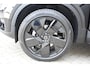 Volvo XC40 B3 177PK Automaat Plus Black Edition / Cruise control / Harman Kardon / 20'' velgen / Elektrisch verstelbare stoelen met geheugen / Stoel- en stuurverwarming