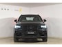 Volvo XC40 B3 177PK Automaat Plus Black Edition / Cruise control / Harman Kardon / 20'' velgen / Elektrisch verstelbare stoelen met geheugen / Stoel- en stuurverwarming
