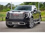 GMC Sierra DENALI | All-In Prijs | 6,2 V8 Full Option | De Meest Luxe Pick-Up in zijn Klasse | Comfortabele Dubbele Cabine met Royale 5 Zitplaatsen | BPM vrij | Nu Leverbaar uit Voorraad | Voorraad Nr 9194 | De specialist in Amerikaanse pick‑ups in Nederland en Europa.