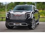 GMC Sierra DENALI | All-In Prijs | 6,2 V8 Full Option | De Meest Luxe Pick-Up in zijn Klasse | Comfortabele Dubbele Cabine met Royale 5 Zitplaatsen | BPM vrij | Nu Leverbaar uit Voorraad | Voorraad Nr 9194 | De specialist in Amerikaanse pick‑ups in Nederland en Europa.