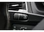 Volvo V40 1.5 T3 Sport R Design/Panorama/Camera/Parkeersensor v,a/Trekhaak