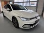 Volkswagen Golf 1.5 TSI Life Business, Camera, Stoel/stuurverwarming, Navi, Carplay
