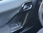 Peugeot 208 1.2 PureTech Signature sportieve uitvoering met lage km stand!