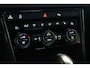 Volkswagen T-Roc 1.5 TSI Sport Trekhaak | Camera | Virtual Cockpit | Adapt. Cruise | Carplay | Stoel/Stuurverw. | LED | 18" LMV | PDC V+A
