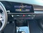 Kia Niro Hybrid 1.6 GDi DynamicLine Edition | Elektrische Bestuurdersstoel | Dodehoekdetectie | Apple Carplay / Android Auto | Navigatiesysteem | Licht + Regensensor | Parkeersensoren Voor + Achter | Camera Achter | Cruise Control Adaptief | Rijstrooksensor + Correctie | Camera Achter