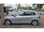 Volkswagen Golf Sportsvan 1.2 TSI Highline. NL auto, 2de eigenaar. O.a. camera, navi, cruise, trekhaak. Prijs incl garantie.
