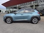 Hyundai Kona Electric EV Premium 64 kWh | SOH: 95,4% | Full Options | 3 Fase | Warmtepomp | Two Tone | Afn. Trekhaak | Blindspot | | Leder |