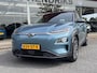 Hyundai Kona Electric EV Premium 64 kWh | SOH: 95,4% | Full Options | 3 Fase | Warmtepomp | Two Tone | Afn. Trekhaak | Blindspot | | Leder |