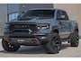 Dodge Ram TRX 6.2 V8 HELLCAT | ANVIL SPECIAL ORIGINAL COLOR | CARBON | RODE STIKSELS | BOM VOL | CREW CAB DUBBELE CABINE | 5 PERSOONS |
