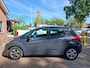 Kia Venga 1.6 CVVT Edition. Luxe uitvoering, o.a. stoelverw, camera, leder, navigatie, cruise, bluetooth, elektrische ramen, etc.