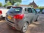 Kia Venga 1.6 CVVT Edition. Luxe uitvoering, o.a. stoelverw, camera, leder, navigatie, cruise, bluetooth, elektrische ramen, etc.