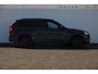 Volvo XC90 T8 406PK Automaat AWD Ultra Black Edition / Stoelmassage - en ventilatie Luchtvering / Trekhaak / Panoramadak / Google services / Elektrisch bedienbare voorstoelen met geheugen / Stoelverwarming voor en achter