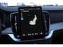 Volvo XC90 T8 406PK Automaat AWD Ultra Black Edition / Stoelmassage - en ventilatie Luchtvering / Trekhaak / Panoramadak / Google services / Elektrisch bedienbare voorstoelen met geheugen / Stoelverwarming voor en achter
