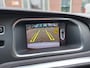 Volvo V40 1.5 T3 Polar+ Sport R-Design. Dealer onderhouden! O.a. pano, stoelverw, camera, trekhaak, cruise, navi, leder, etc.
