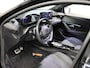 Peugeot 208 1.2 Hybrid 110PK GT Automaat | 1ste eigenaar | AppleCarplay/AndroidAuto | Parkeersensoren | FULL LED | Navigatie | Lederen Stuurwiel | Climate Control | Adaptive Cruise Control | 17" LMV | Sfeerverlichting | Isofix | Privacy Glass |
