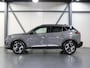 Peugeot 2008 136PK Hybrid Allure | 1ste eigenaar | AppleCarPlay/AndroidAuto | 360'Camera | Dodehoekdetectie | Navigatie | AUTOMAAT | LED | Privacy Glass | Isofix | Parkeersensoren |