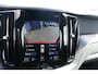 Volvo XC60 2.0 T8 Twin Engine AWD R-Design | Trekhaak | 360° Camera | Massage | Stoel ventilatie | Stoel+stuur+bank verwarmd | Harman/Kardon | Panorama Schuifdak |