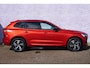Volvo XC60 2.0 T8 Twin Engine AWD R-Design | Trekhaak | 360° Camera | Massage | Stoel ventilatie | Stoel+stuur+bank verwarmd | Harman/Kardon | Panorama Schuifdak |