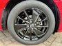 Mazda 2 1.5 e-SkyActiv-G 90 Homura NED. AUTO | DEALER ONDERHOUDEN | A. CAMERA | APPLE CARPLAY/ANDROID AUTO | STOEL- EN STUURVERWARMING | A.SPOILER |