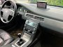 Volvo S80 2.5 T Momentum / NIEUW MODELJAAR / LEDER / NAVI / TREKHAAK / ALU VELGEN
