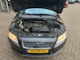 Volvo S80 2.5 T Momentum / NIEUW MODELJAAR / LEDER / NAVI / TREKHAAK / ALU VELGEN
