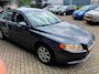 Volvo S80 2.5 T Momentum / NIEUW MODELJAAR / LEDER / NAVI / TREKHAAK / ALU VELGEN