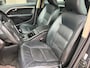 Volvo S80 2.5 T Momentum / NIEUW MODELJAAR / LEDER / NAVI / TREKHAAK / ALU VELGEN
