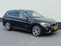 BMW X1 xDrive25i 232pk High Executive | Leder | Panoramadak | Head up | Origineel NL | Trekhaak