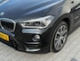 BMW X1 xDrive25i 232pk High Executive | Leder | Panoramadak | Head up | Origineel NL | Trekhaak
