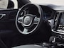 Volvo V60 T6 Plug-in hybrid AWD Ultra Dark | Panoramadak | 360° camera | Head-up display | Harman Kardon | Stoel- en stuurverwarming
