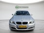 BMW 3-Serie 320i Business Line | 103k km NAP | Goed onderhouden | Parkeersensoren | Cruise Control | Climate Control