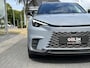 Lexus LBX 1.5 Hybrid Emotion Tech Pack | Leer, Elektrische achterklep, Keyless, Stoel + Stuurverwarming, 18 inch, Privacy glass, Zeer weinig KM!