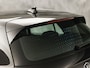 Volkswagen Golf 1.0 TSI Life Sport (APPLE CARPLAY, GROOT NAVI, MEMORY SEAT, SFEERVERLICHTING, KEYLESS, SPORTSTOELEN, ALCANTARA, CRUISE, NIEUWSTAAT)