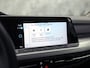 Volkswagen Golf 1.0 TSI Life Sport (APPLE CARPLAY, GROOT NAVI, MEMORY SEAT, SFEERVERLICHTING, KEYLESS, SPORTSTOELEN, ALCANTARA, CRUISE, NIEUWSTAAT)