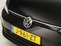 Volkswagen Golf 1.0 TSI Life Sport (APPLE CARPLAY, GROOT NAVI, MEMORY SEAT, SFEERVERLICHTING, KEYLESS, SPORTSTOELEN, ALCANTARA, CRUISE, NIEUWSTAAT)