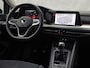 Volkswagen Golf 1.0 TSI Life Sport (APPLE CARPLAY, GROOT NAVI, MEMORY SEAT, SFEERVERLICHTING, KEYLESS, SPORTSTOELEN, ALCANTARA, CRUISE, NIEUWSTAAT)