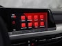 Volkswagen Golf 1.0 TSI Life Sport (APPLE CARPLAY, GROOT NAVI, MEMORY SEAT, SFEERVERLICHTING, KEYLESS, SPORTSTOELEN, ALCANTARA, CRUISE, NIEUWSTAAT)