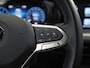 Volkswagen Golf 1.0 TSI Life Sport (APPLE CARPLAY, GROOT NAVI, MEMORY SEAT, SFEERVERLICHTING, KEYLESS, SPORTSTOELEN, ALCANTARA, CRUISE, NIEUWSTAAT)