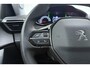 Peugeot 2008 1.2T Allure Pack | 130PK | Uniek Lage KM-stand | Trekhaak | Navigatie | Parkeercamera Achter | DAB+ | Cruise Control | Climate Control |