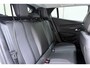 Peugeot 2008 1.2T Allure Pack | 130PK | Uniek Lage KM-stand | Trekhaak | Navigatie | Parkeercamera Achter | DAB+ | Cruise Control | Climate Control |