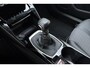 Peugeot 2008 1.2T Allure Pack | 130PK | Uniek Lage KM-stand | Trekhaak | Navigatie | Parkeercamera Achter | DAB+ | Cruise Control | Climate Control |