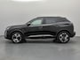 Peugeot 2008 SUV Allure 130 pk Automaat | Navigatie via Apple Carplay/Android Auto | Achteruitrijcamera | Parkeersensoren Voor en Achter | Voorstoelen Verwarmd | Dodehoek Detectie | Adaptieve Cruise Control | LED Koplampen | 17" Lichtmetalen Velgen |