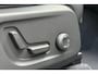 Volvo EX40 Single Motor Ext. Range Ultra Bl. Ed. Eur. 82 kWh Panoramisch schuif-/ kanteldak | Elektrische voorstoelen met geheugenfunctie | Harman Kardon | Extra getint glas | Stoel-/ stuurwielverwarming | Driver assist | 20 inch. lichtmetalen velgen | verwarmde achterbank | Dak in contrasterende kleur